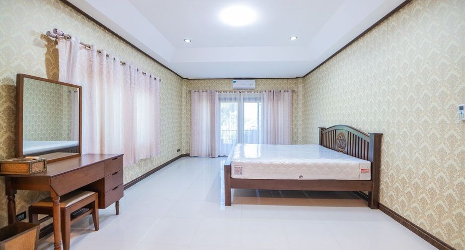 Casa en venta de 4 habitaciones en Bang Lamung, Chonburi