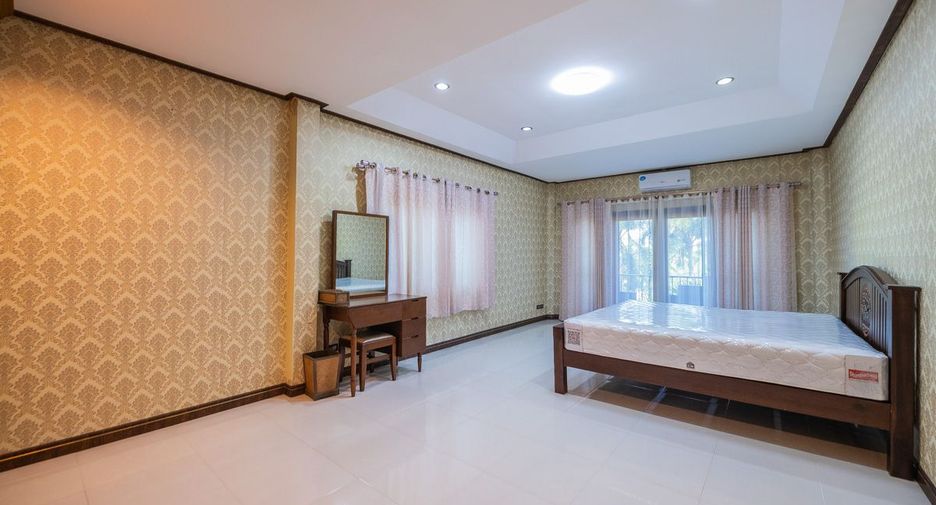 Casa en venta de 4 habitaciones en Bang Lamung, Chonburi