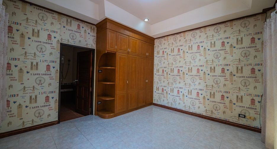 For rent 4 bedrooms house in Bang Lamung, Chonburi