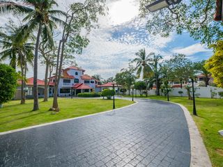 Haus zum Kauf mit 8 Zimmer in Bang Lamung, Chonburi