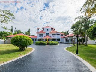 Haus zum Kauf mit 8 Zimmer in Bang Lamung, Chonburi