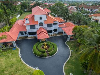 Haus zum Kauf mit 8 Zimmer in Bang Lamung, Chonburi