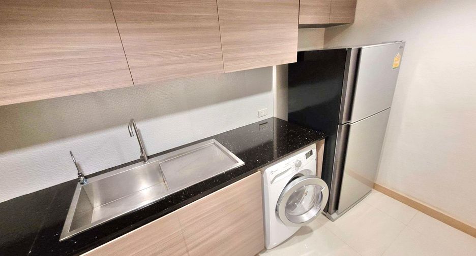 Wohnung zur Miete mit 1 Zimmer in Pathum Wan, Bangkok