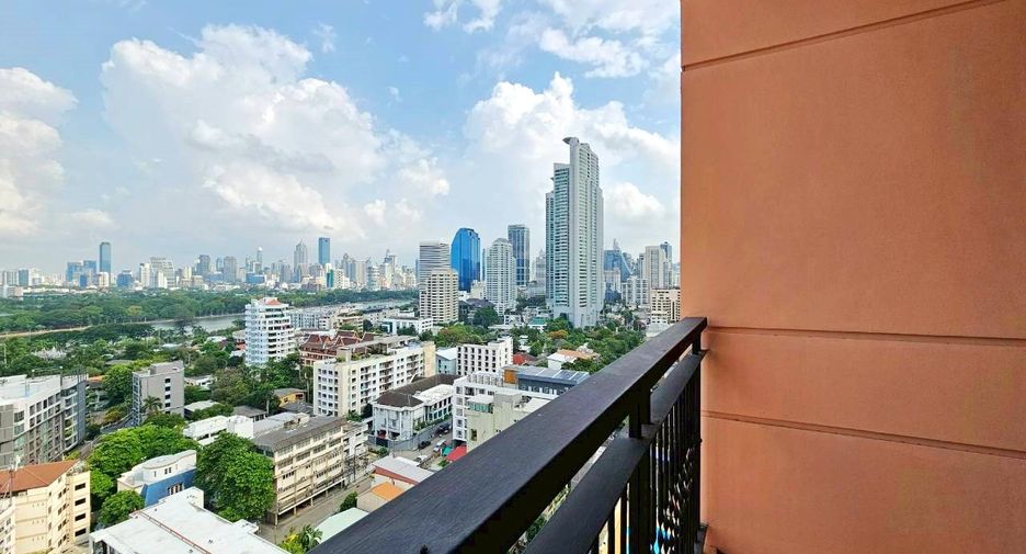 À louer 3 chambres condo à Khlong Toei, Bangkok