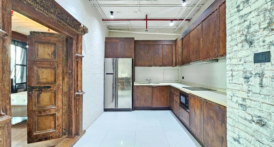 À louer 3 chambres condo à Khlong Toei, Bangkok