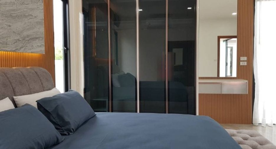 Продажа 3 спальни дом в Саттахип, Чонбури