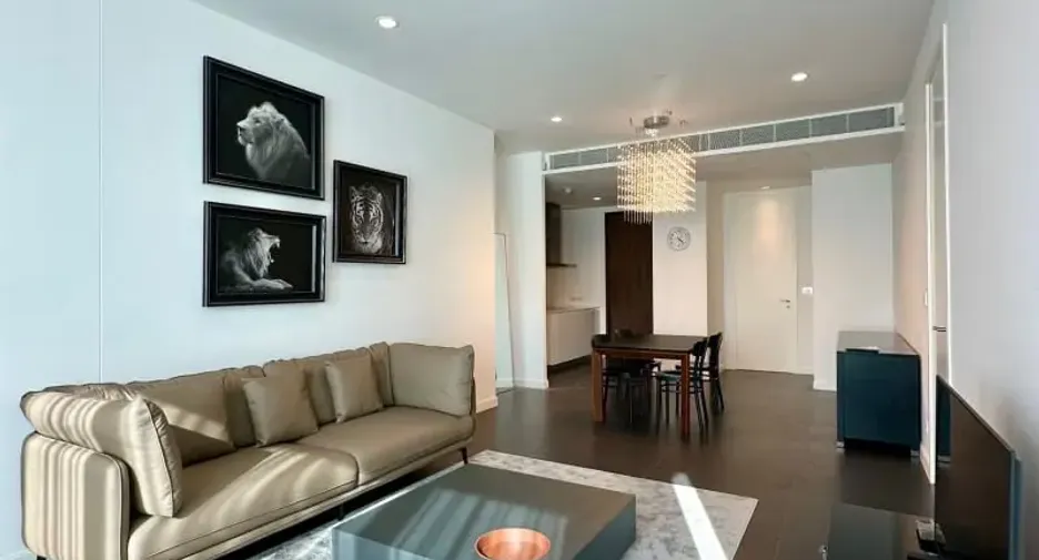 For rent and for sale 2 bedrooms condo in Pathum Wan, Bangkok