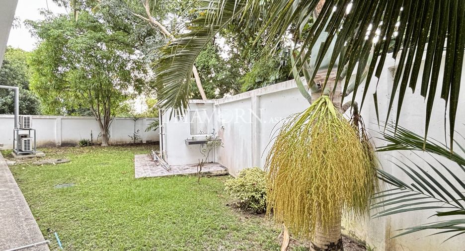 Haus zum Kauf mit 4 Zimmer in Sattahip, Chonburi