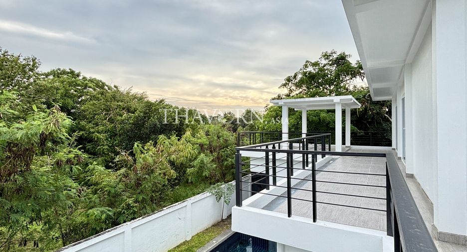Haus zum Kauf mit 4 Zimmer in Sattahip, Chonburi