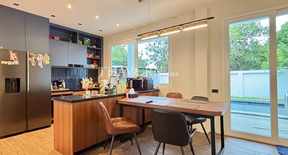 Haus zum Kauf mit 4 Zimmer in Sattahip, Chonburi