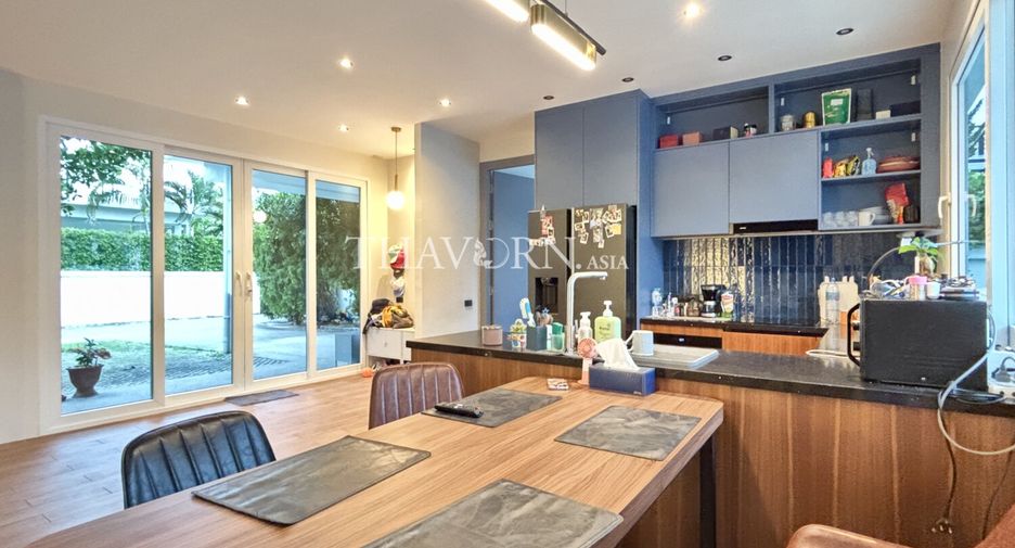 Haus zum Kauf mit 4 Zimmer in Sattahip, Chonburi