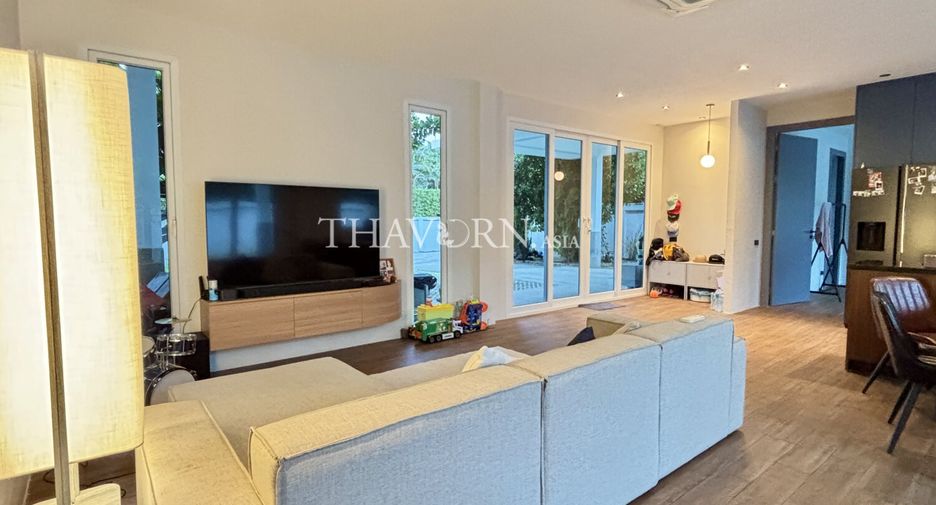 Haus zum Kauf mit 4 Zimmer in Sattahip, Chonburi