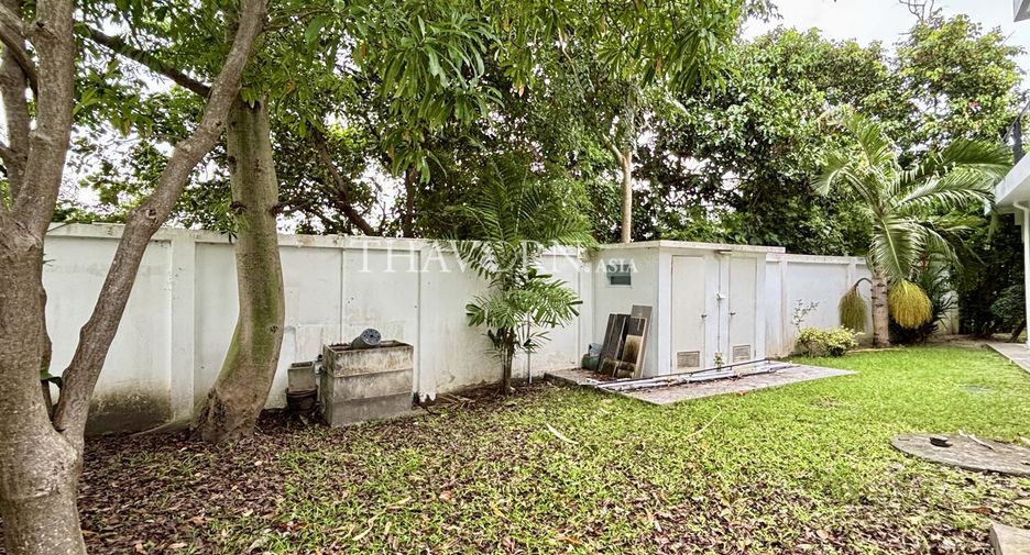 Haus zum Kauf mit 4 Zimmer in Sattahip, Chonburi