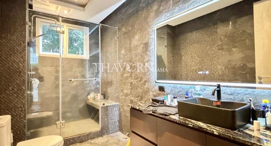 Haus zum Kauf mit 4 Zimmer in Sattahip, Chonburi