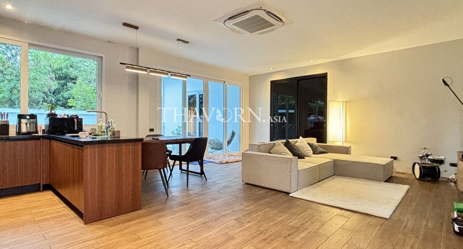 Haus zum Kauf mit 4 Zimmer in Sattahip, Chonburi