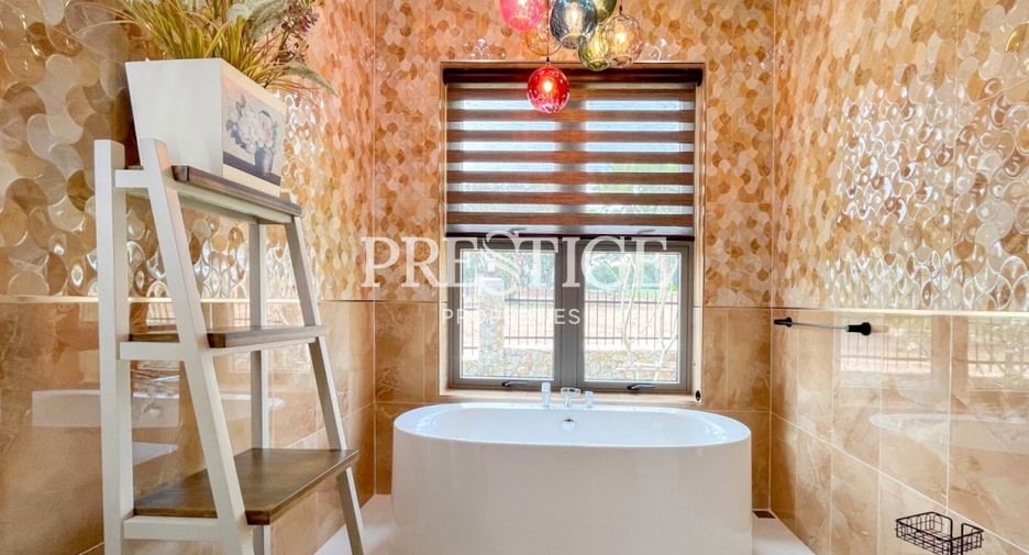 Casa en venta de 4 habitaciones en Bang Lamung, Chonburi