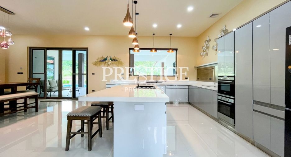 Casa en venta de 4 habitaciones en Bang Lamung, Chonburi