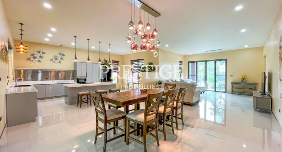 Casa en venta de 4 habitaciones en Bang Lamung, Chonburi