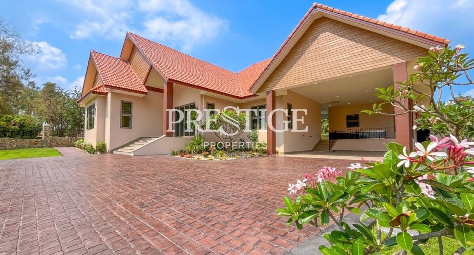 Casa en venta de 4 habitaciones en Bang Lamung, Chonburi