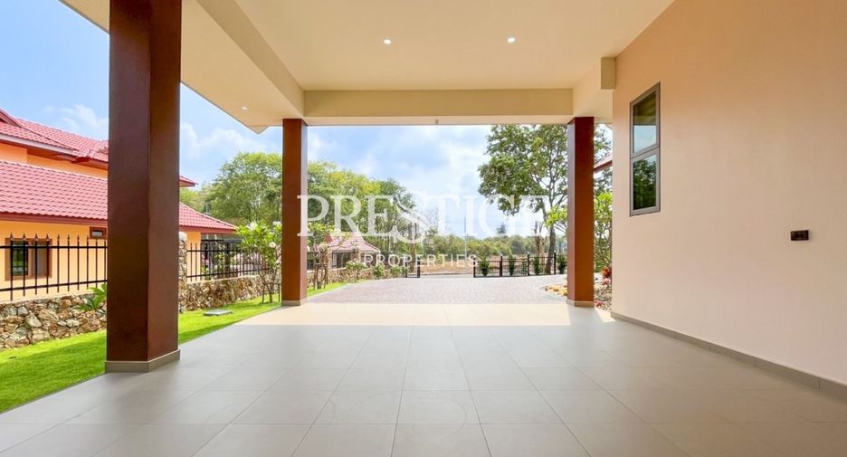 Casa en venta de 4 habitaciones en Bang Lamung, Chonburi