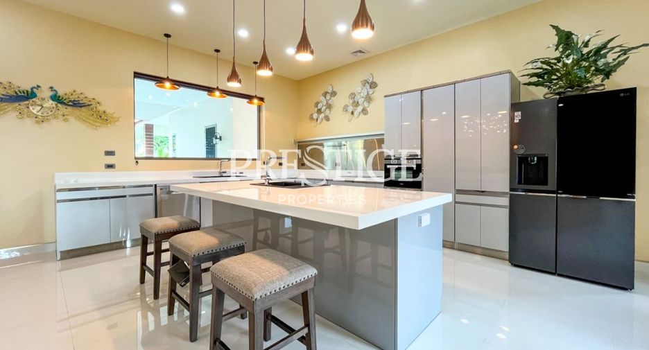Casa en venta de 4 habitaciones en Bang Lamung, Chonburi
