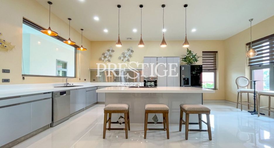 Casa en venta de 4 habitaciones en Bang Lamung, Chonburi