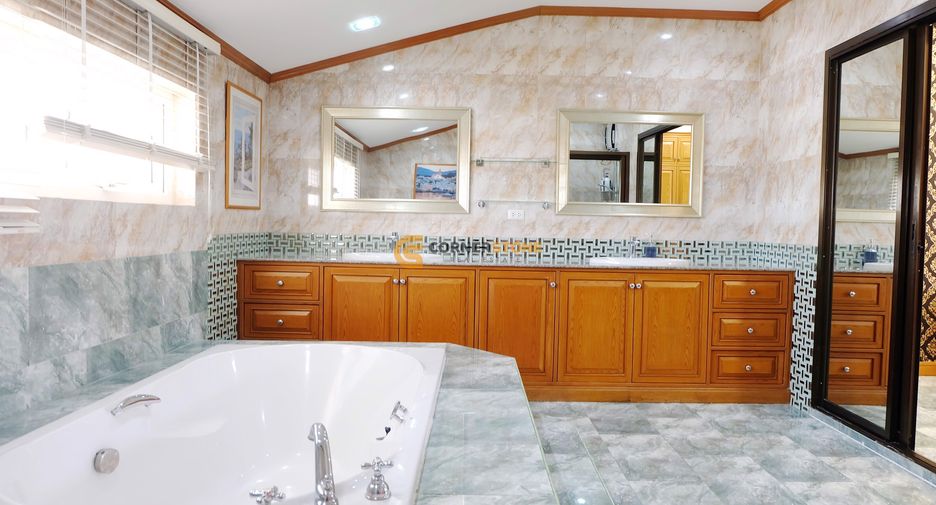 For rent and for sale 3 bedrooms house in Bang Lamung, Chonburi