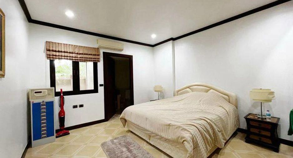 For sale 3 bedrooms house in Sattahip, Chonburi