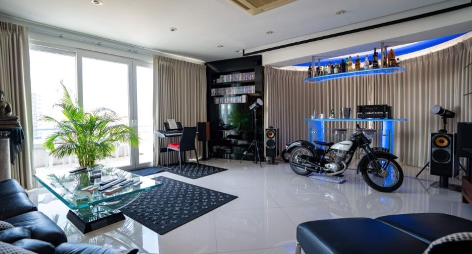 For sale 2 bedrooms condo in Pratumnak, Pattaya