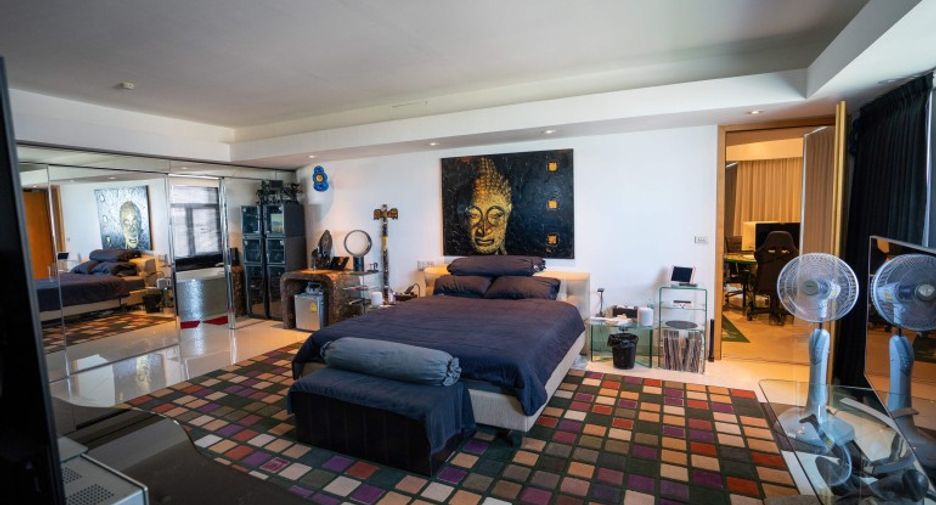 For sale 2 bedrooms condo in Pratumnak, Pattaya