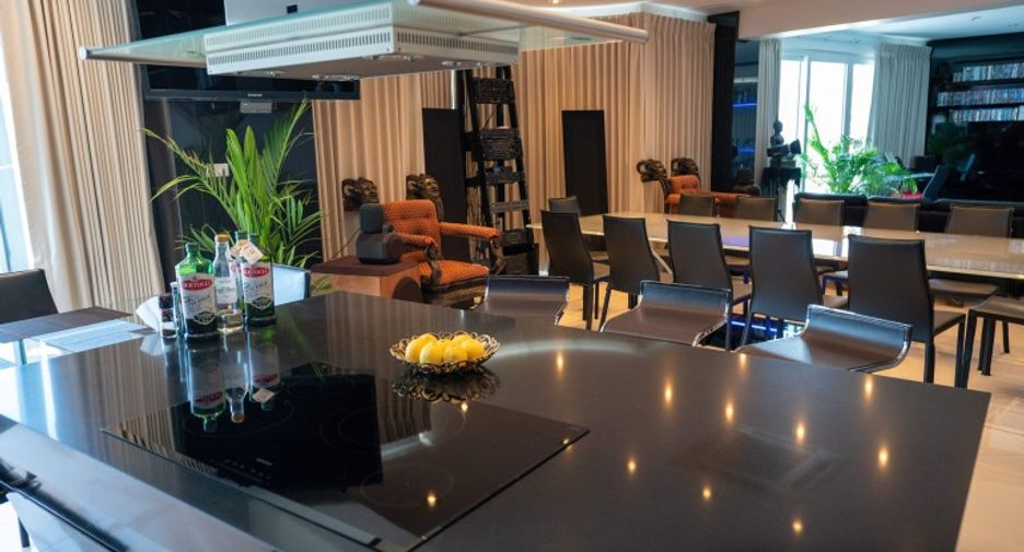 For sale 2 bedrooms condo in Pratumnak, Pattaya