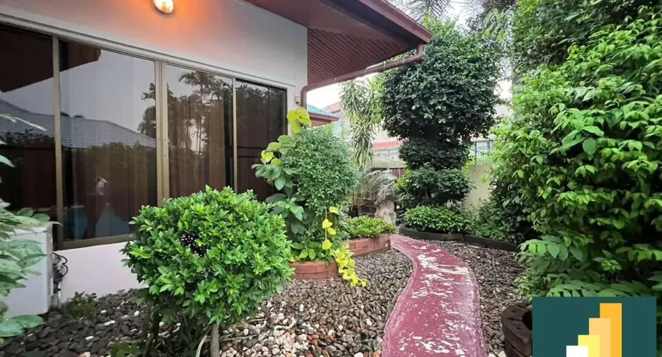 For rent and for sale 4 bedrooms house in Bang Lamung, Chonburi