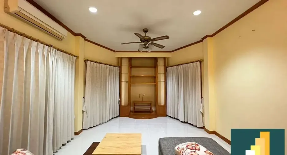 For rent and for sale 4 bedrooms house in Bang Lamung, Chonburi