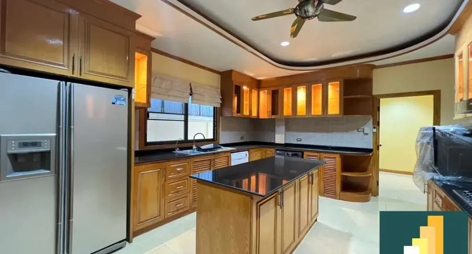 For rent and for sale 4 bedrooms house in Bang Lamung, Chonburi