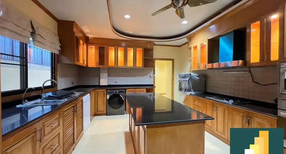 For rent and for sale 4 bedrooms house in Bang Lamung, Chonburi