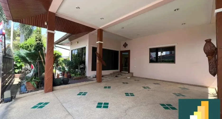 For rent and for sale 4 bedrooms house in Bang Lamung, Chonburi