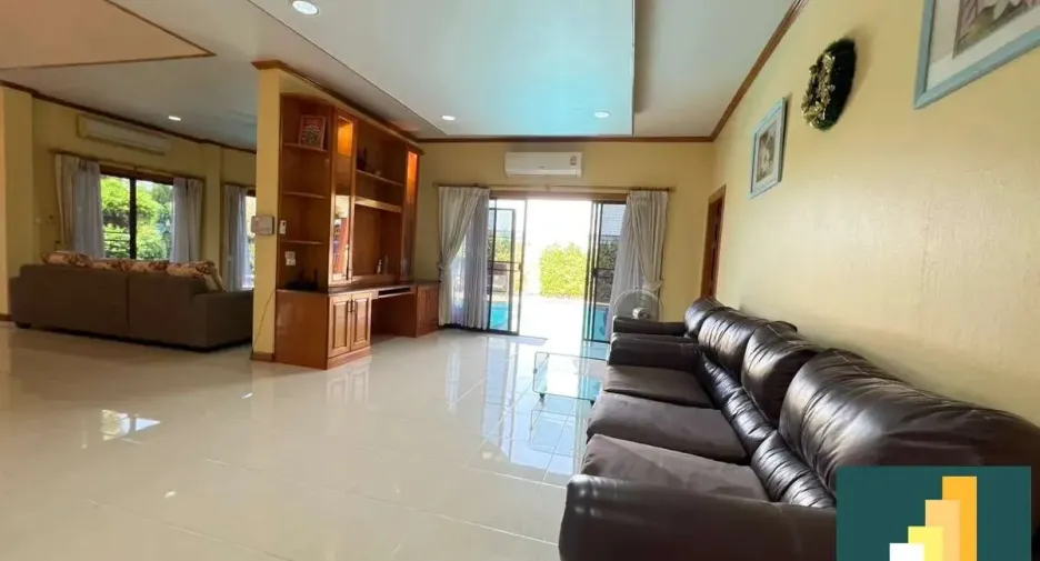 For rent and for sale 4 bedrooms house in Bang Lamung, Chonburi
