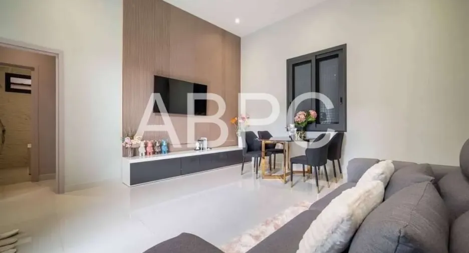 For rent 4 bedrooms house in East Pattaya, Pattaya