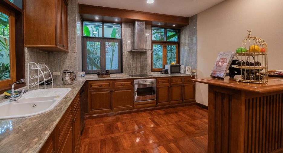 For sale 3 bedrooms house in Sattahip, Chonburi