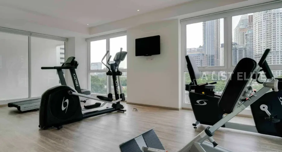 For sale 1 bed condo in Pathum Wan, Bangkok