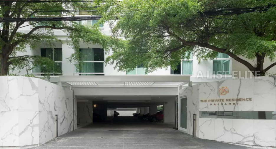 For sale 1 bed condo in Pathum Wan, Bangkok