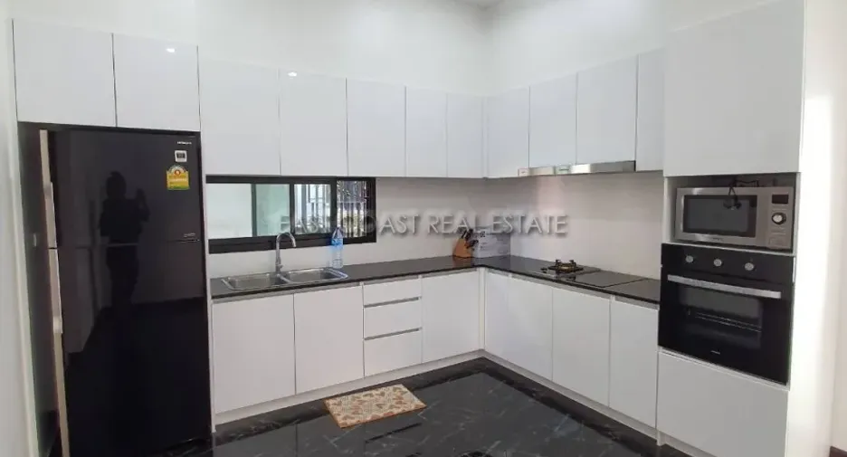 For rent and for sale 3 bedrooms house in Bang Lamung, Chonburi