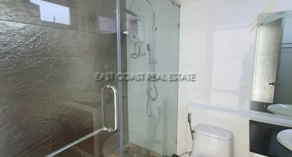 For rent and for sale 3 bedrooms house in Bang Lamung, Chonburi