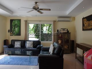 À louer 3 chambres maison à Bang Lamung, Chonburi