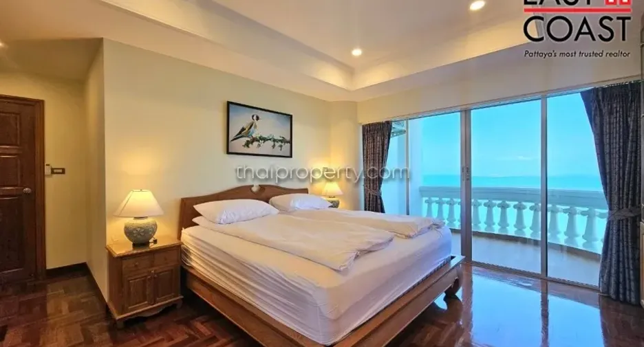 For rent 3 bedrooms condo in Bang Lamung, Chonburi
