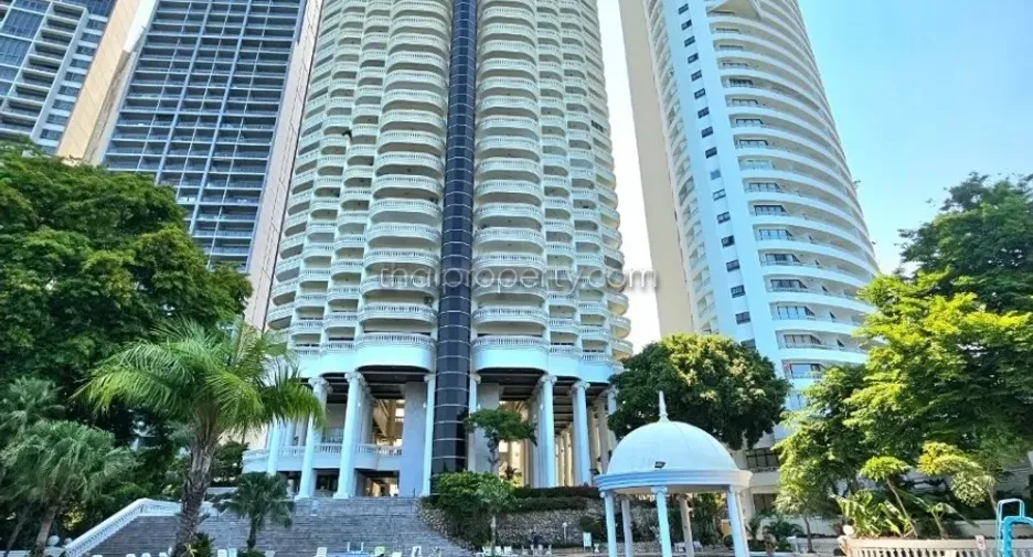 For rent 3 bedrooms condo in Bang Lamung, Chonburi