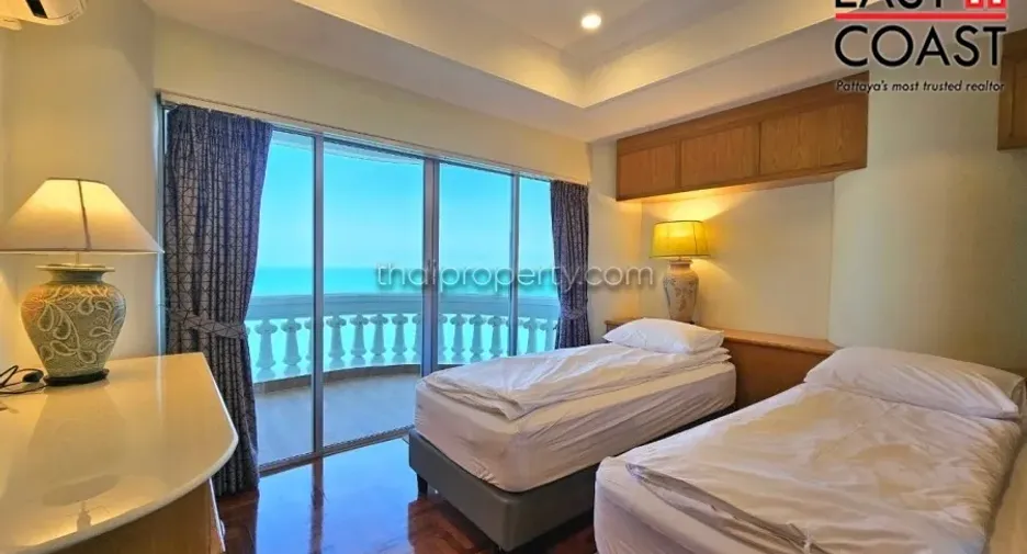 For rent 3 bedrooms condo in Bang Lamung, Chonburi
