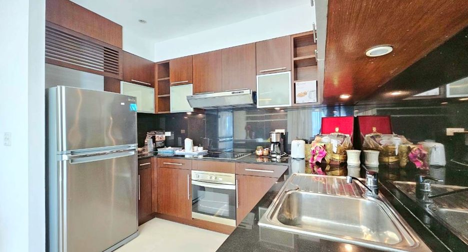 For rent 3 bedrooms condo in Pathum Wan, Bangkok