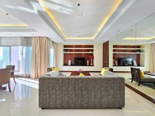 For rent 3 bedrooms condo in Pathum Wan, Bangkok