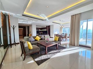 For rent 3 bedrooms condo in Pathum Wan, Bangkok
